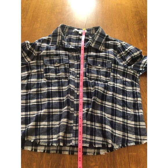 ELIZABETH AND JAMES BUCKLEY PLAID FRAYED HEM SHIRT Size Large - Picture 8 of 12